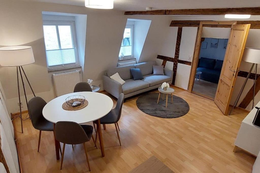 Zentrale Altbauwohnung Mit Flair Schwabisch Hall Bagian luar foto